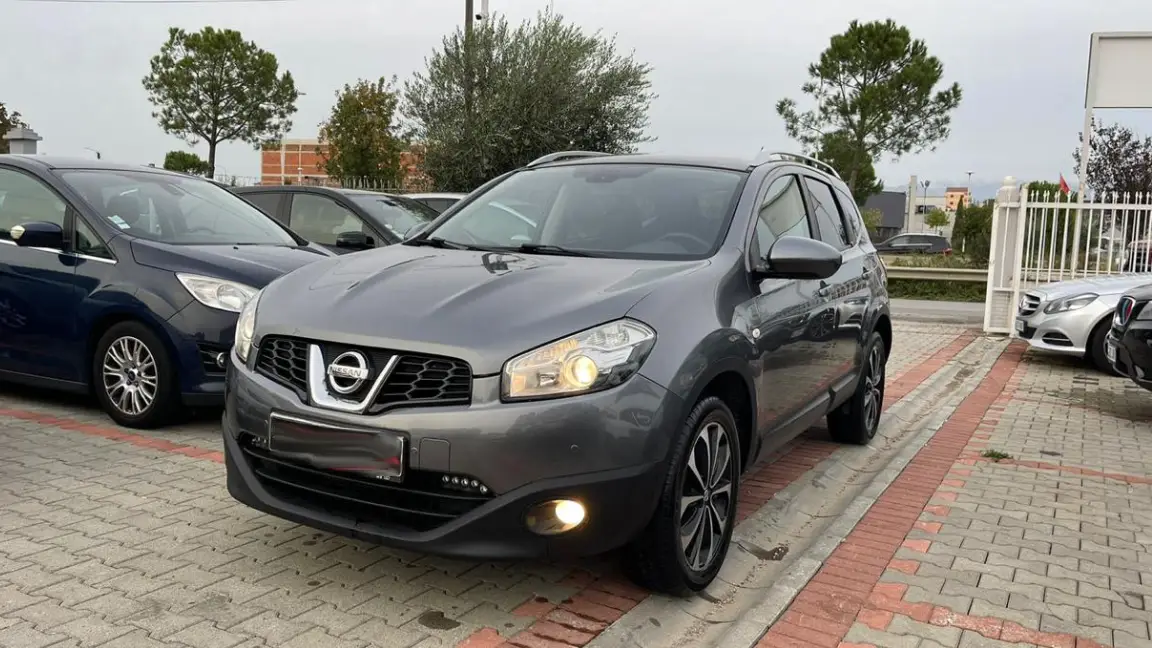 NISSAN (2)
