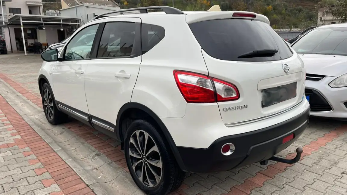Nissan (2)
