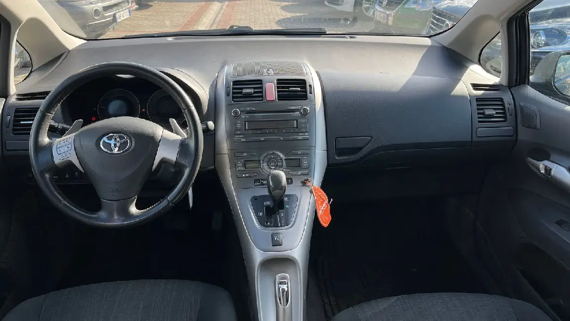 Toyota (2)