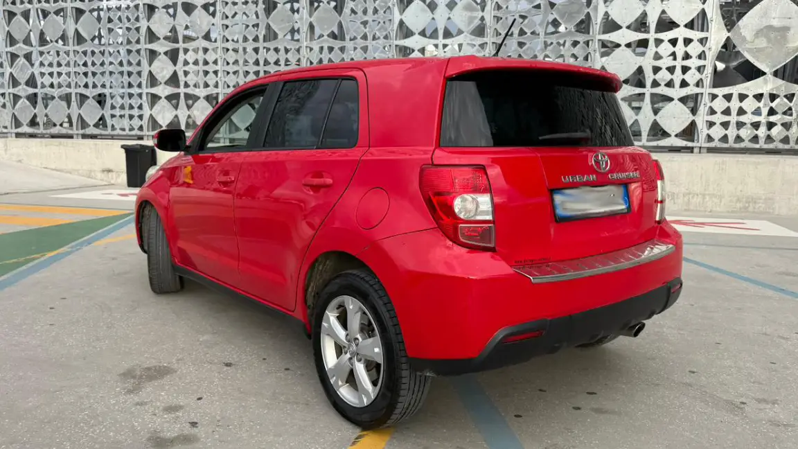 Toyota (2)