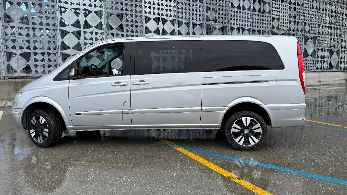 van 8 seats (1)