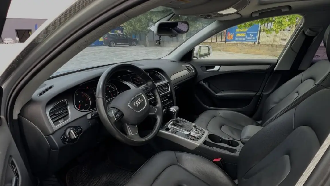 AUDI A4 (2)