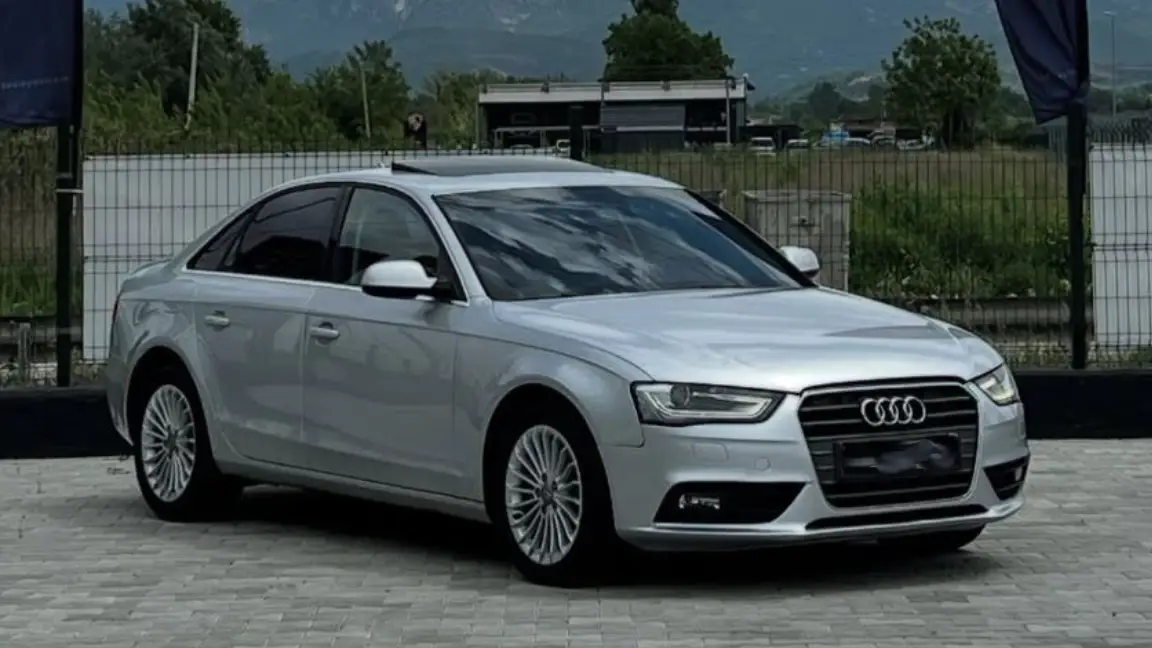 AUDI A4 (4)