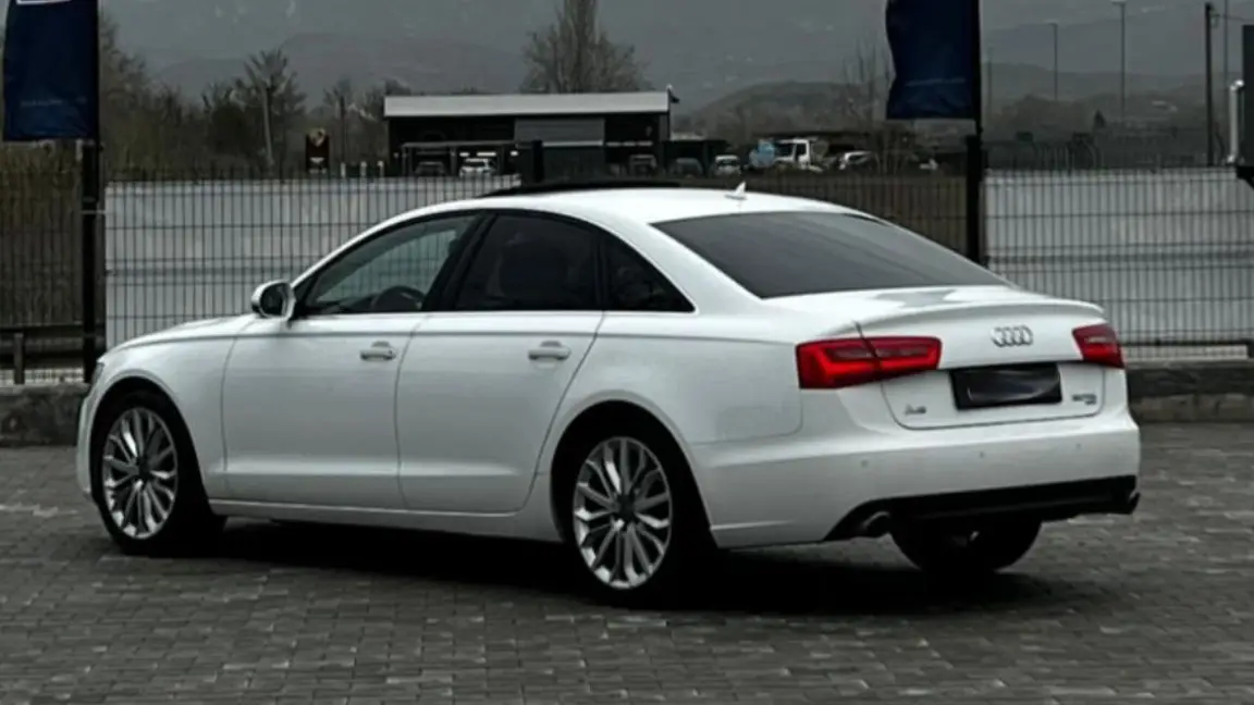 Audi A6 (2)