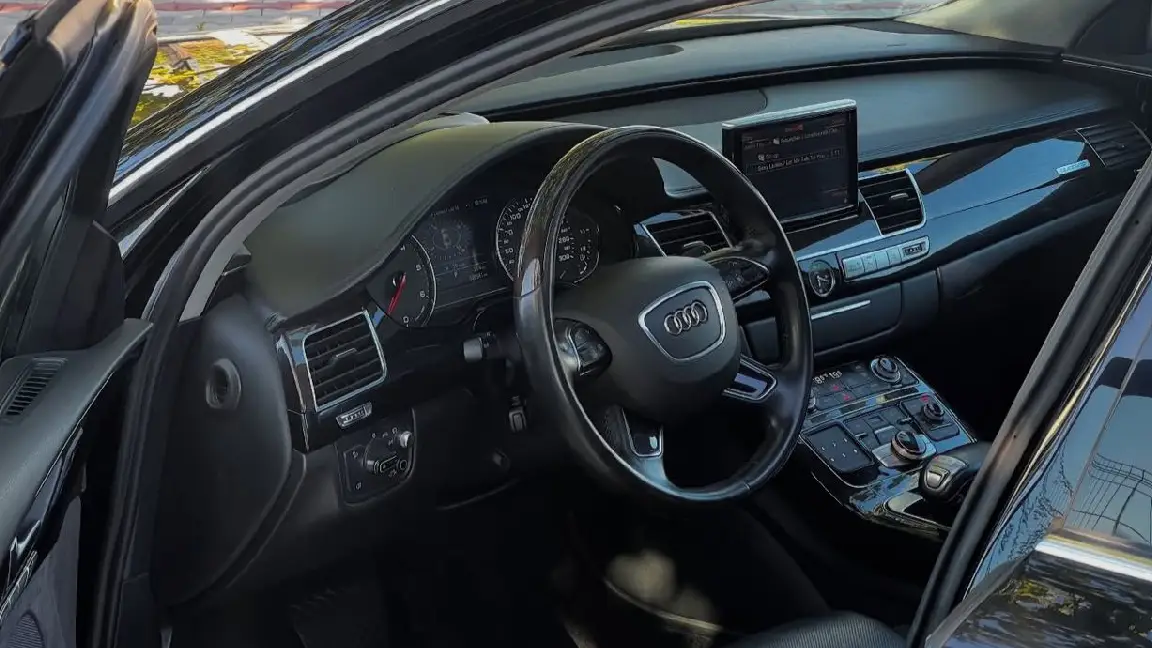 Audi A8L (3)