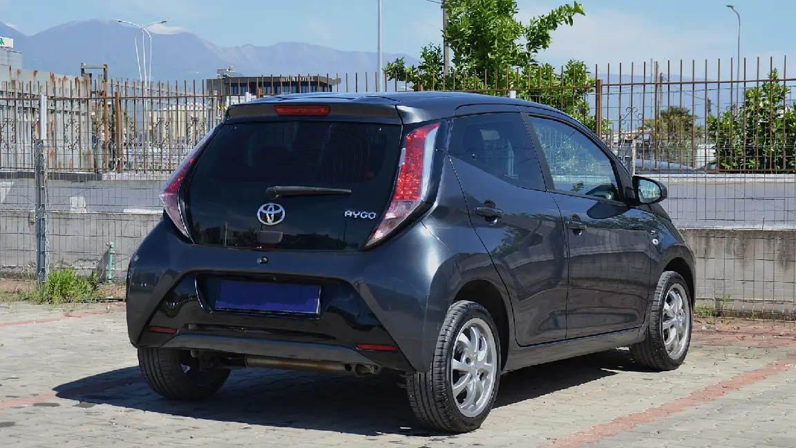 TOYOTA (1)