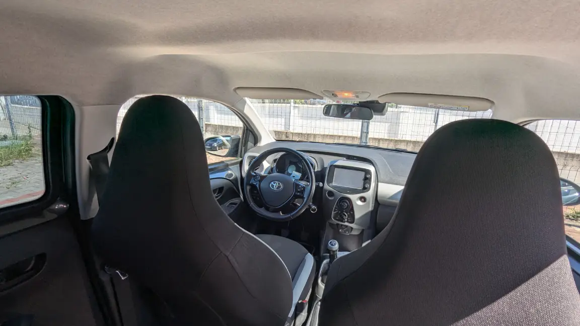 TOYOTA (2)