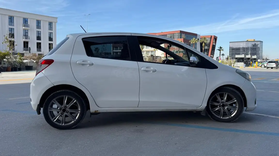 TOYOTA (3)