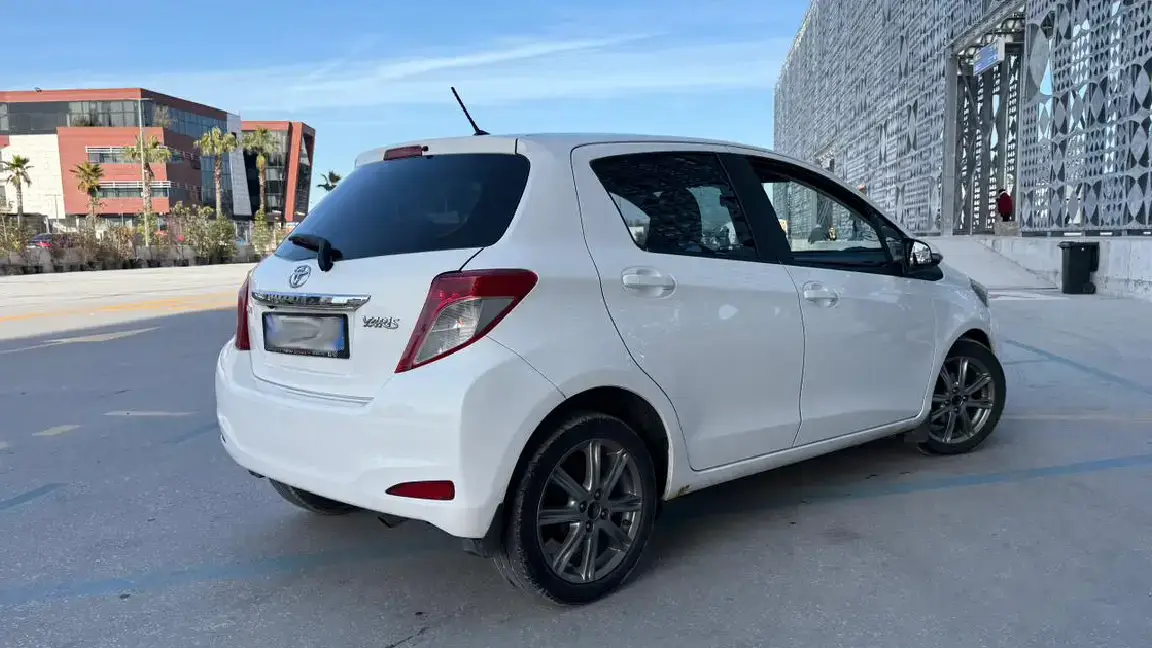 TOYOTA (6)