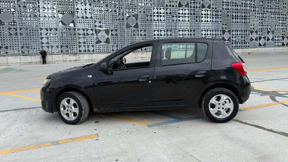 Dacia (1)