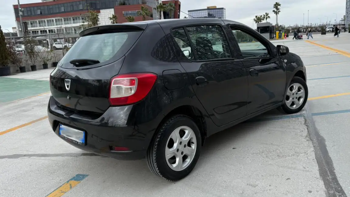 Dacia (3)
