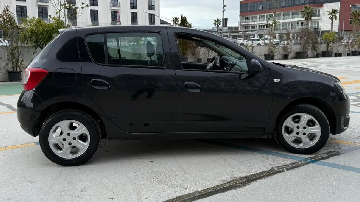Dacia (4)