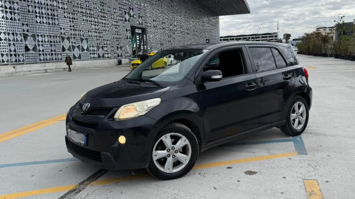 TOYOTA (2)