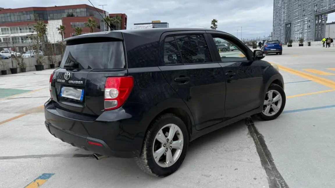 TOYOTA (3)