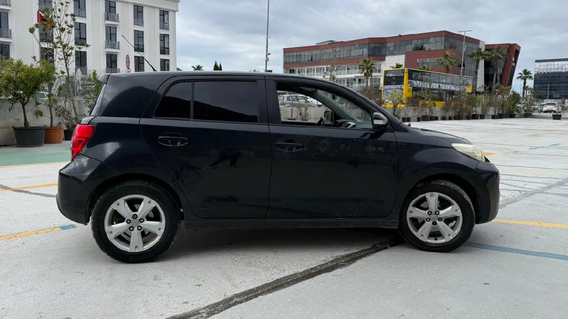 TOYOTA (4)