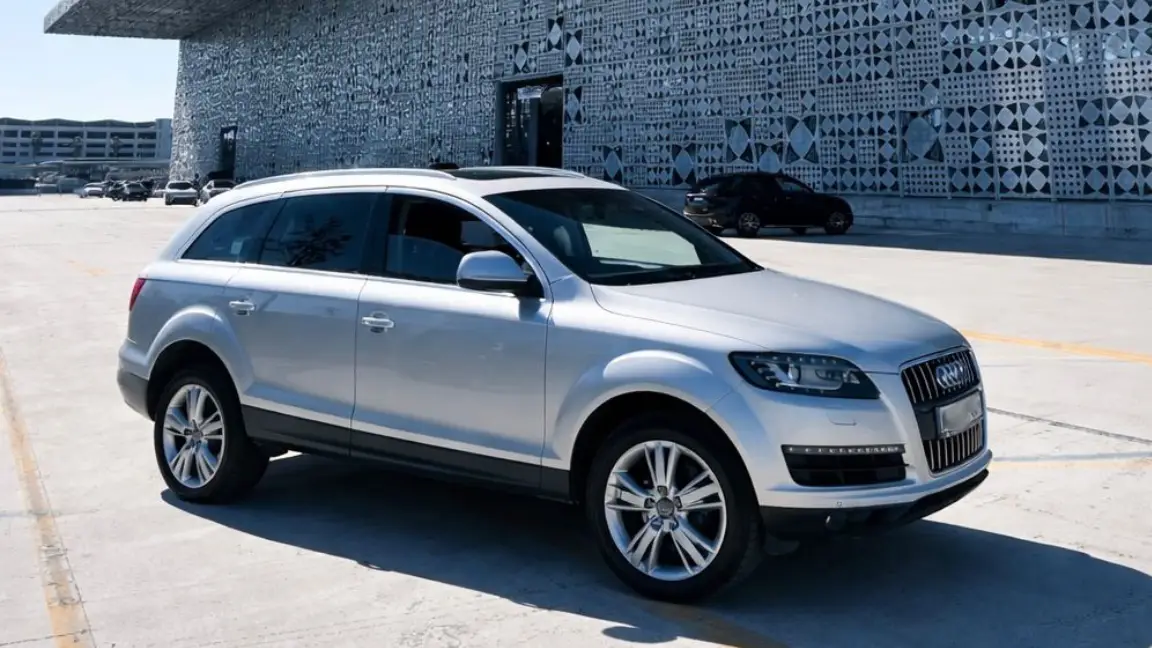 Audi Q7 (1)