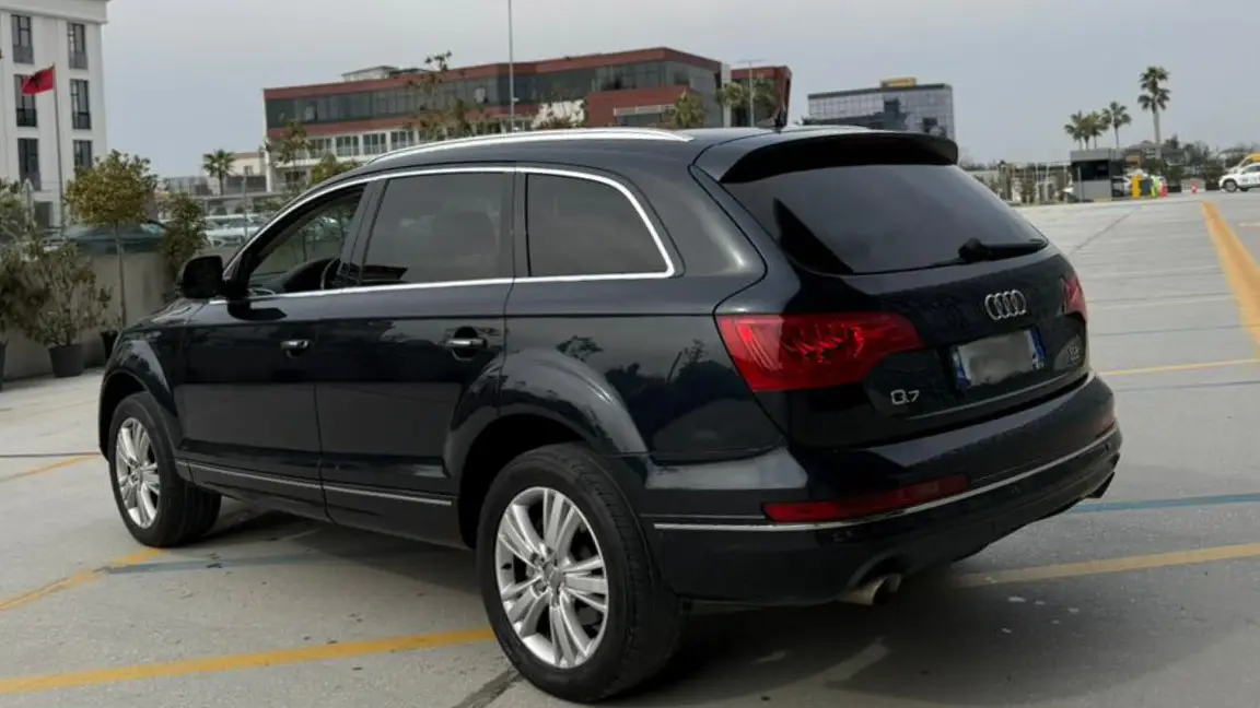 Audi Q7 (2)