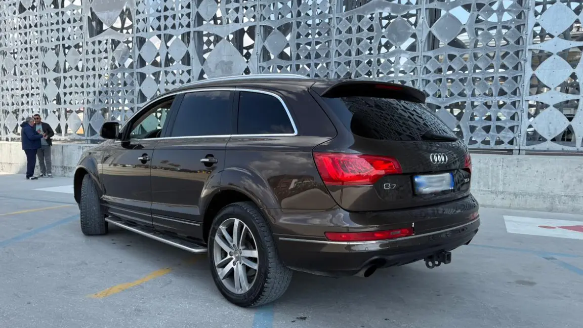 Audi Q7 (2)
