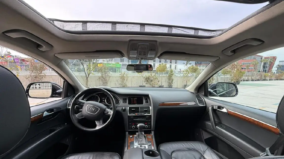 Audi Q7 (3)