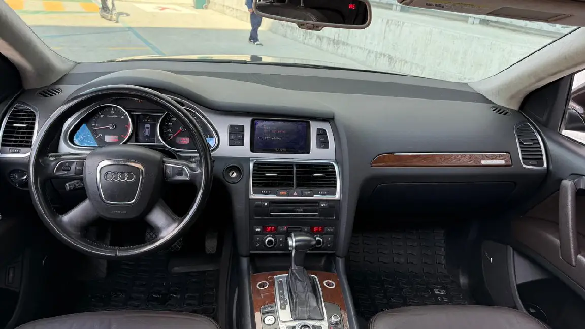 Audi Q7 (4)