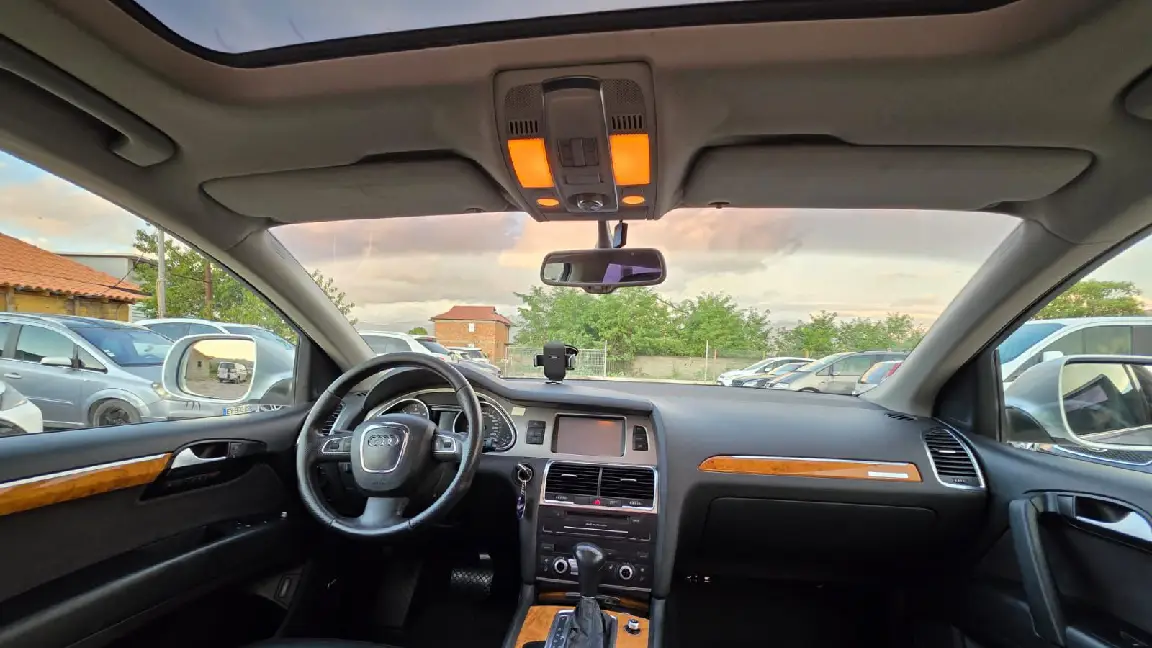 Audi Q7 (5)