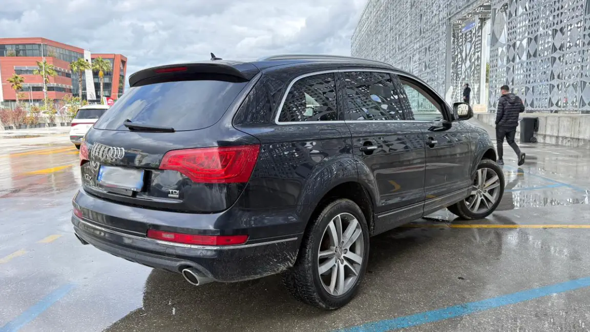 Audi Q7 (8)