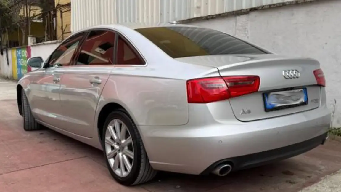 AUDI A6 (1)