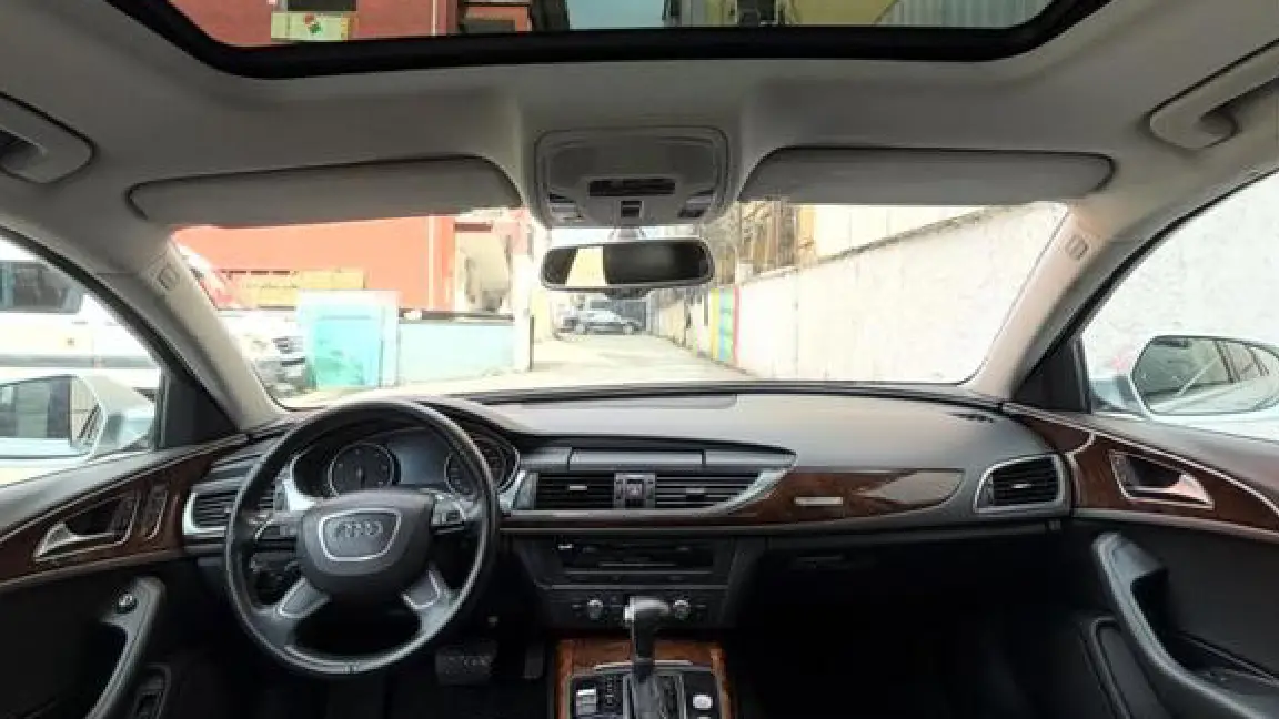 AUDI A6 (2)