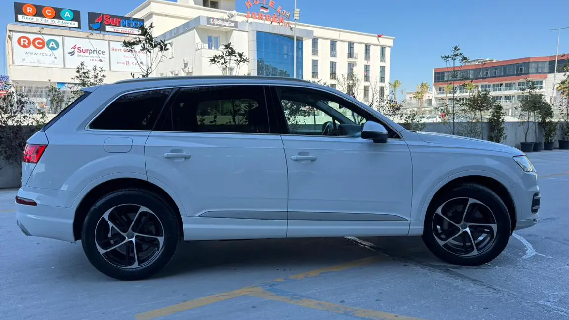AUDI Q7 (10)