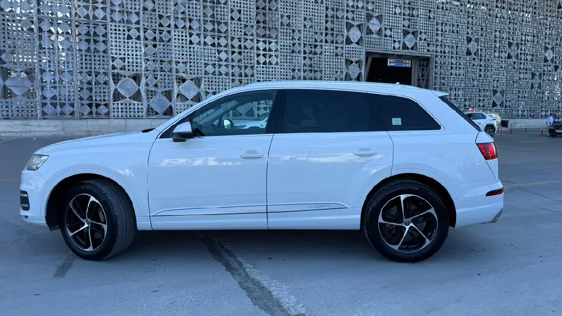 AUDI Q7 (13)