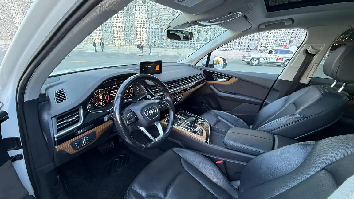 AUDI Q7 (15)