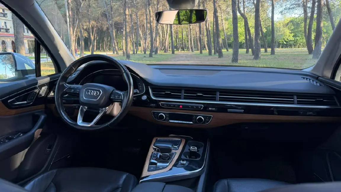 Audi Q7 (5)