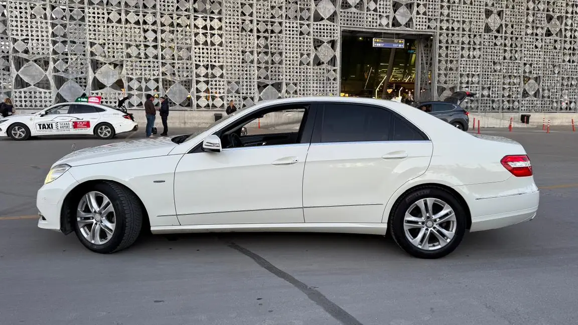 E CLASS (1)