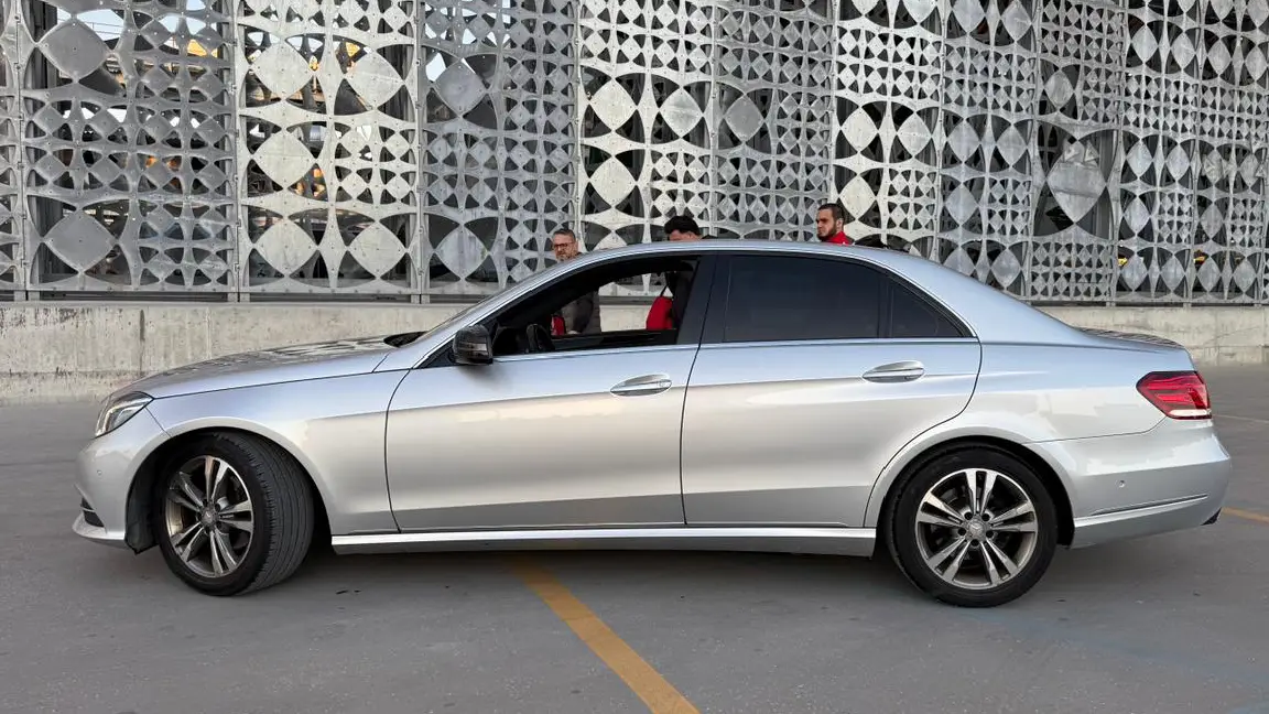 E CLASS (12)