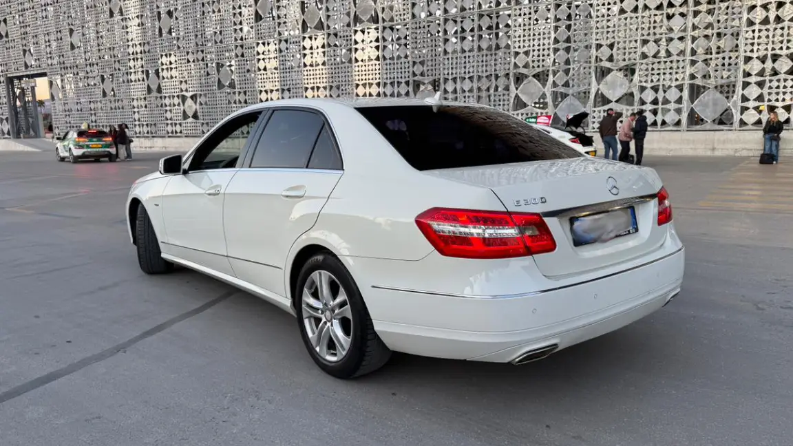 E CLASS (2)