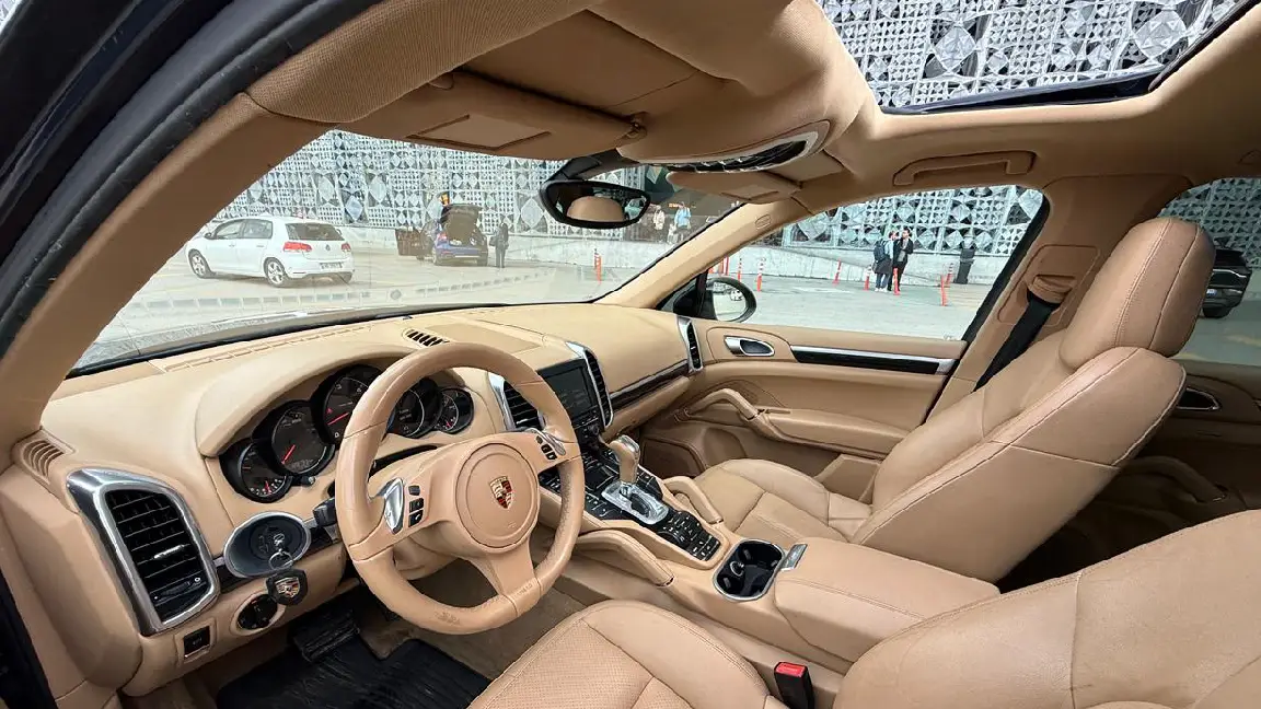 Porsche me qera (1)