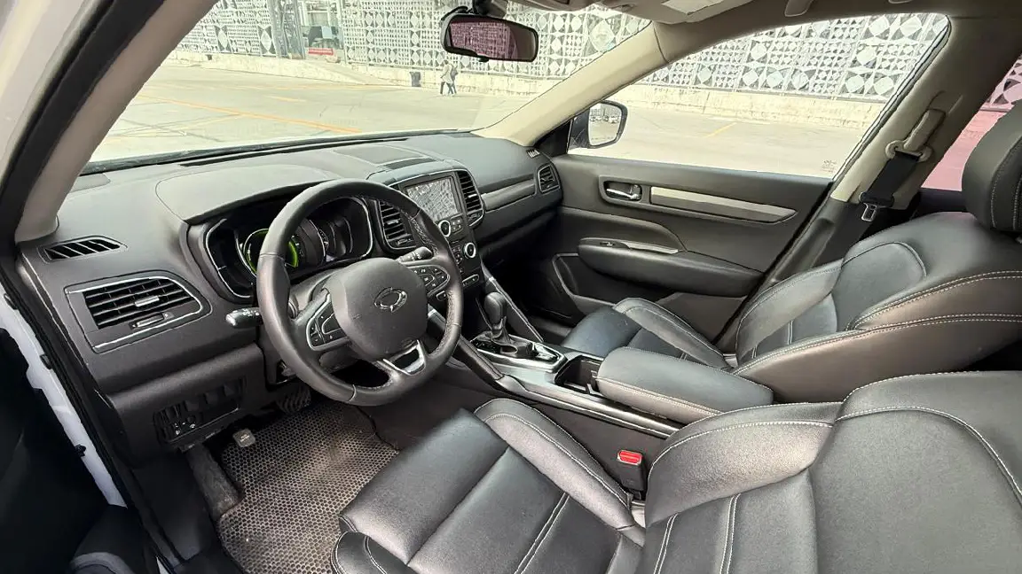 Renault Me qera (2)